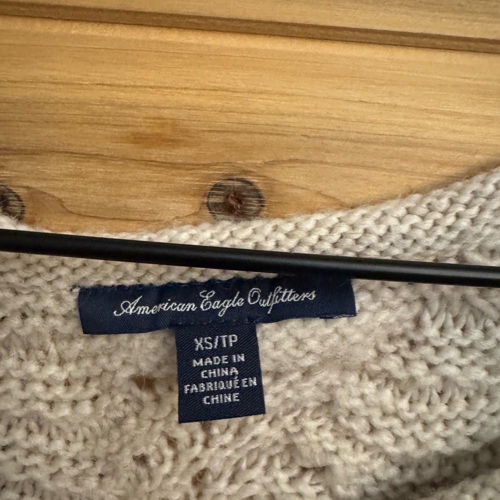 American Eagle Size XSmall Scalloped Wool Blend Knit Sweater - Picture 9 of 11